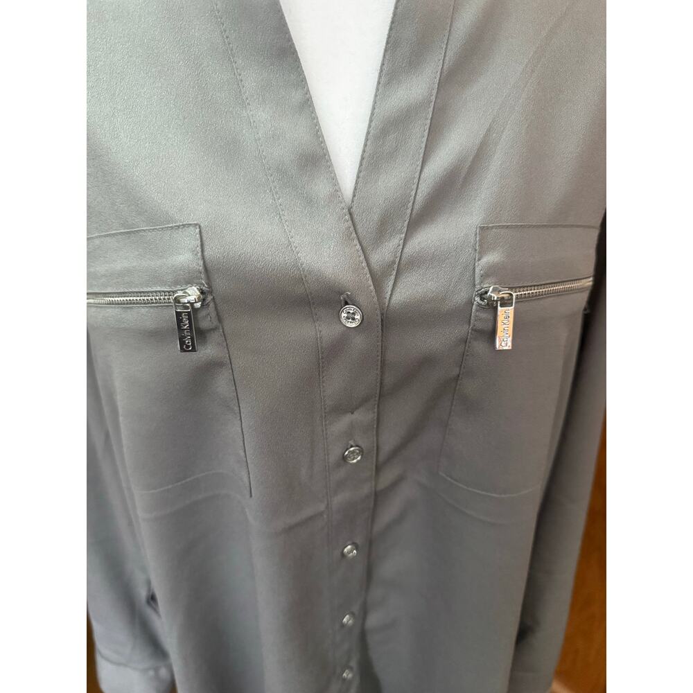Calvin Klein Gray Blouse Size Large - Picture 2 of 7